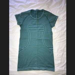 Women's Lululemon Swiftly Tech Crew Size 4